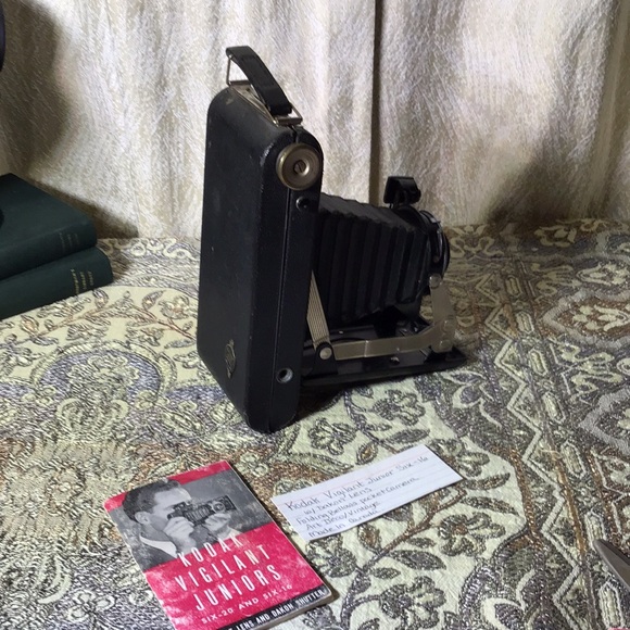 Vintage bellows camera folding Kodak vigilant junior with original booklet - Picture 8 of 13